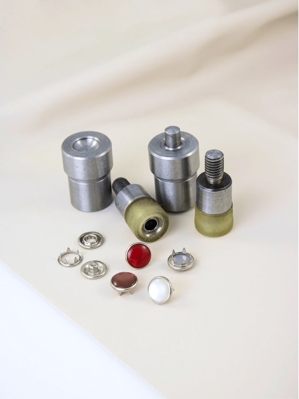 Швейные принадлежности для профессионалов: что необходимо мастеру